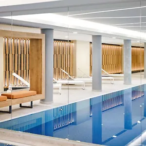 4* מלון Novotel
