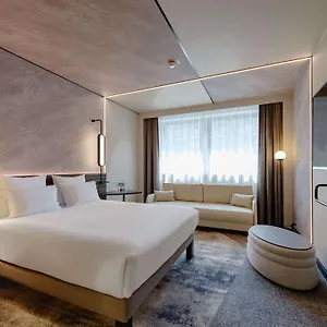 4* מלון Novotel Muenchen Airport - Newly Renovated